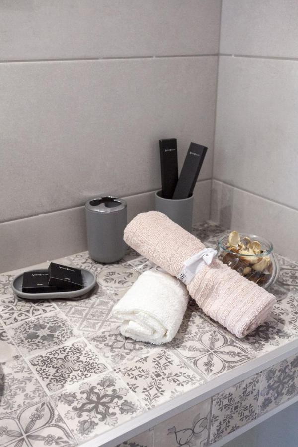 Fedias Luxury Flat Psyrri Square Apartment Athens Ngoại thất bức ảnh